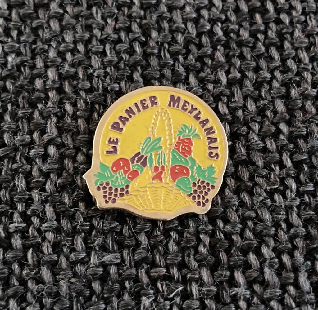 PIN - LE PANIER MEYLANAIS, Verzenden, Gebruikt, Overige onderwerpen, Speldje of Pin