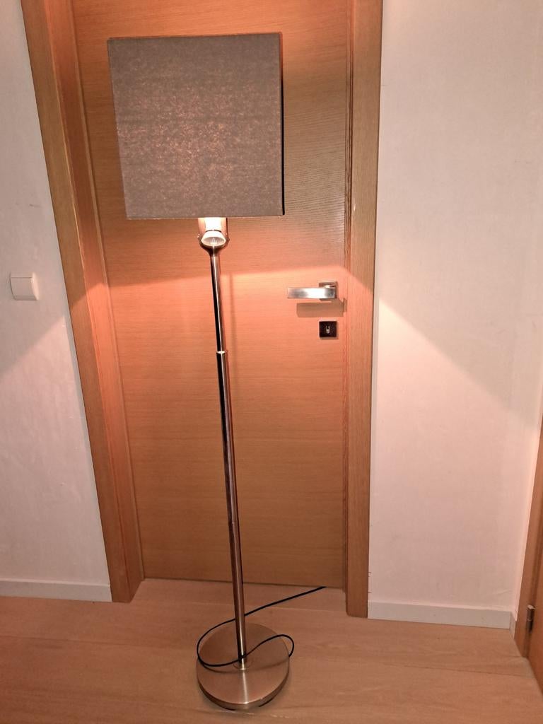 Ikea lampe sur pied, Enlèvement