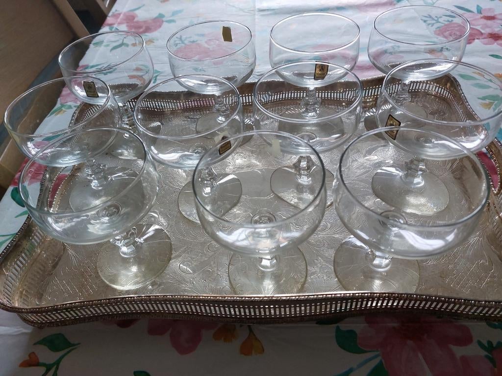Coupes à champagne, Enlèvement