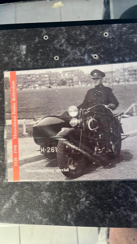 Harley davidson police boekje Rotterdam, Verzenden, Zo goed als nieuw