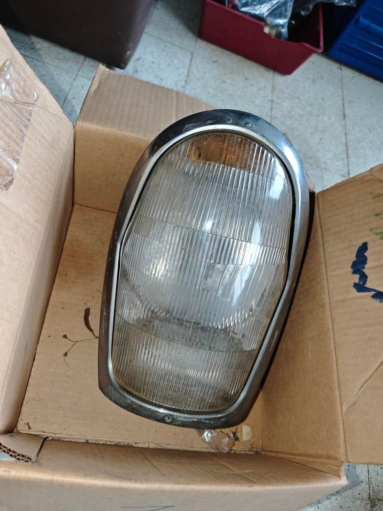 Mercedes w108 koplamp licht. Goede staat., Ophalen