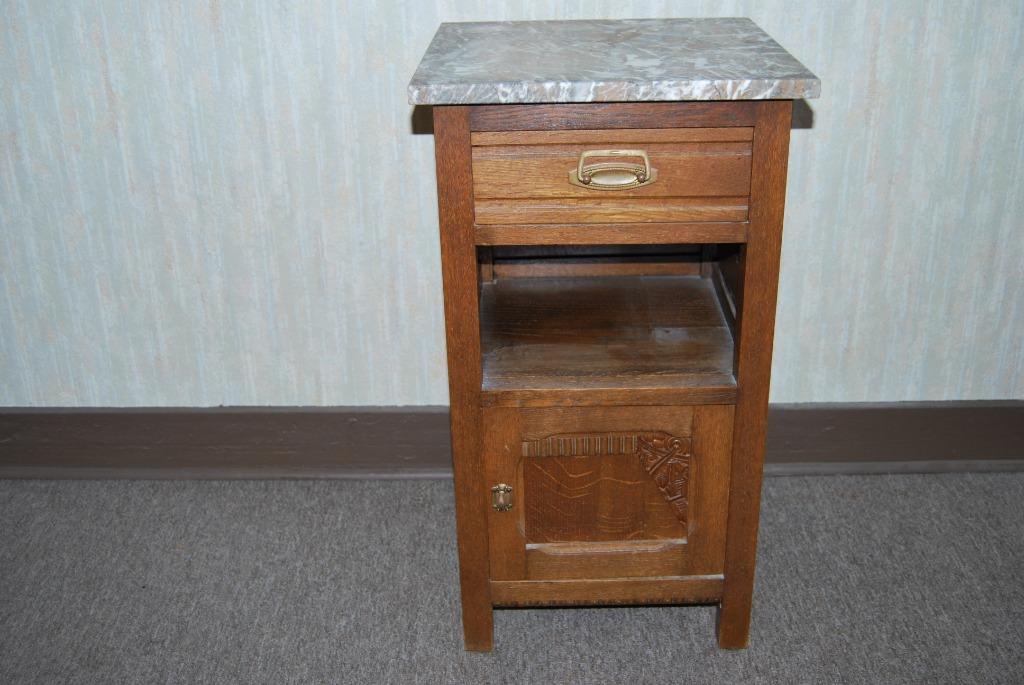 Table de nuit ancienne, Antiquités & Art, Enlèvement