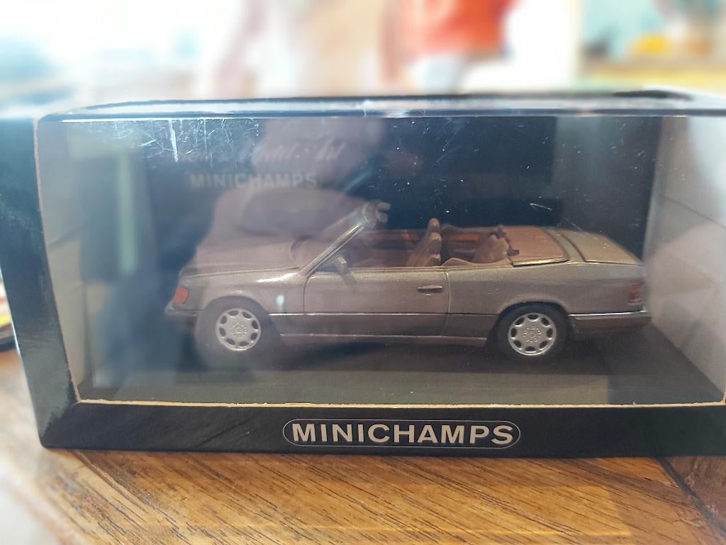 Minichamps Mercedes Classe E cabriolet de 1994 (rosewood), Enlèvement ou Envoi, Neuf, Voiture, MiniChamps