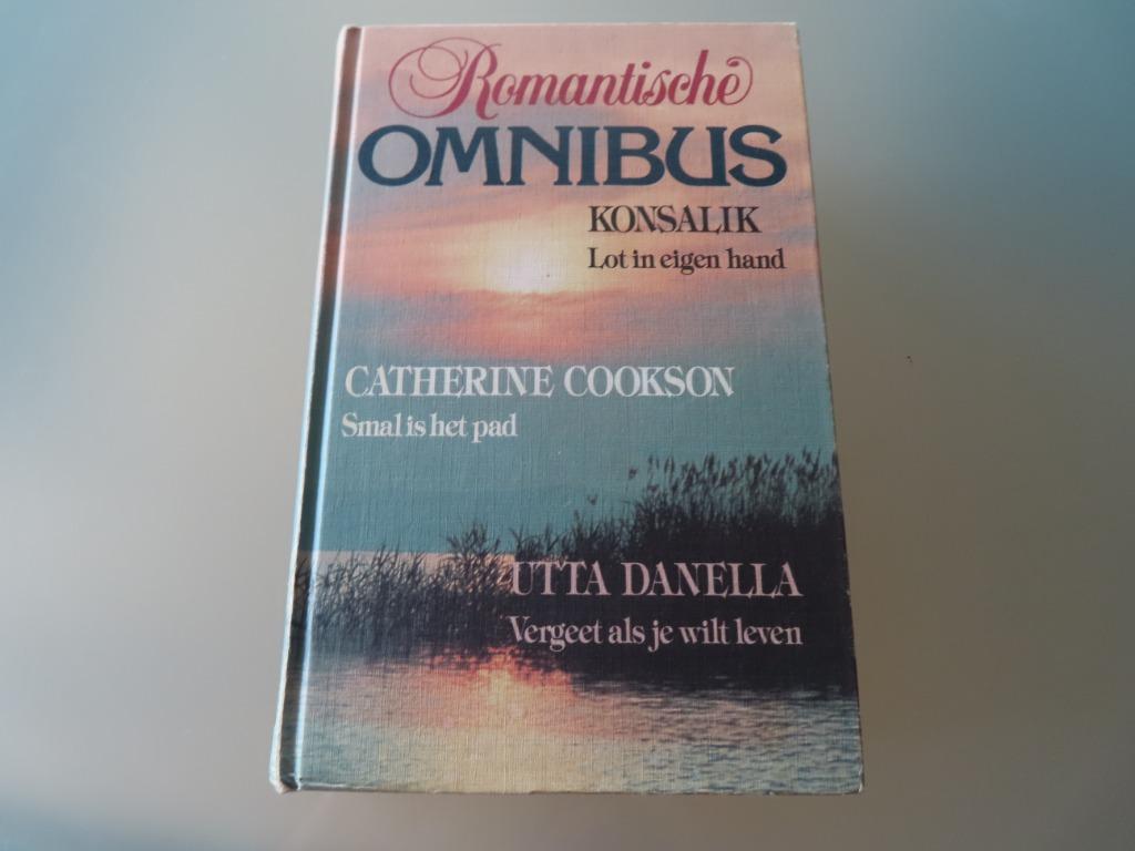 Romantische Omnibus / Konsalik / Cath Cookson / Utta Danella, Gelezen, België, Catherine Cookson, Ophalen of Verzenden