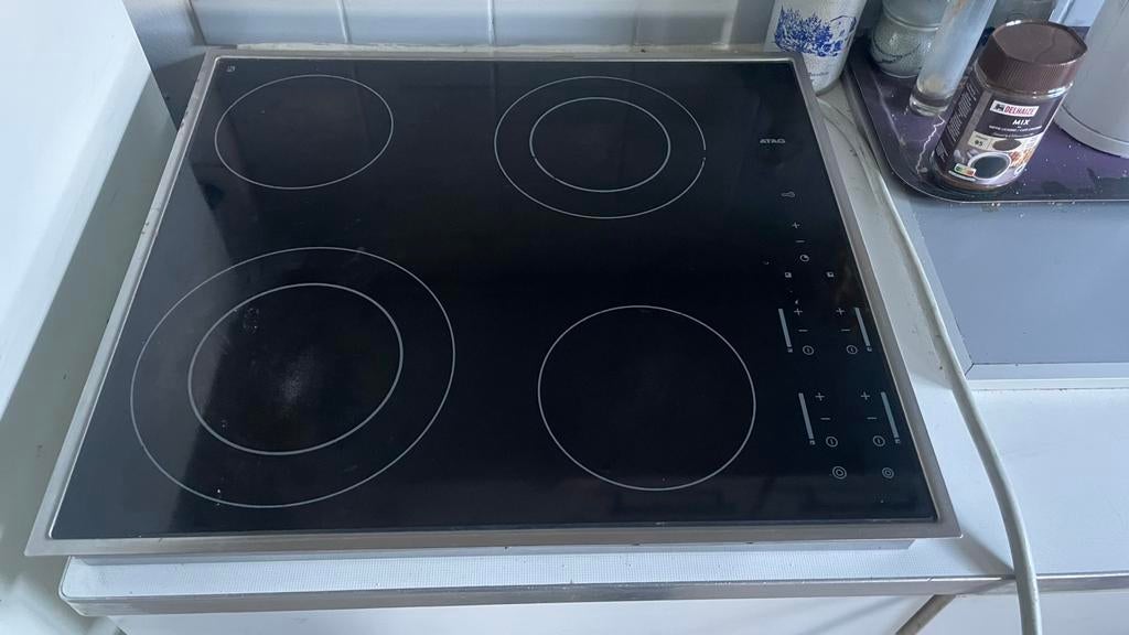 Table de cuisson vitrocéramique ATAG, Electroménager, 4 zones de cuisson, Encastré, Enlèvement, Utilisé