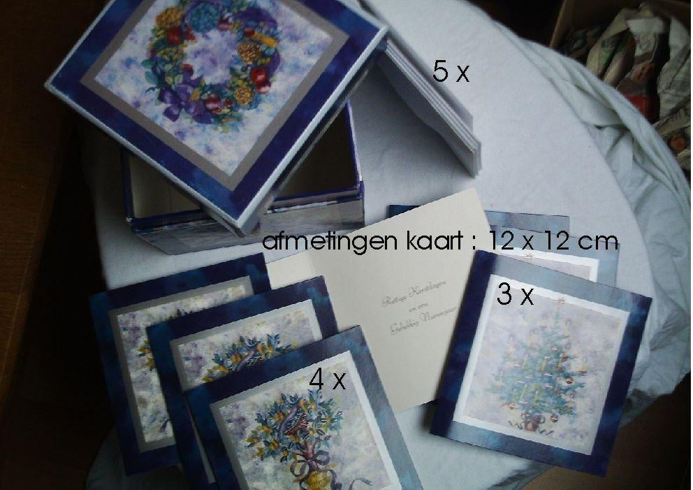 doos met 7 kerstkaarten 12x12cm en 5 omslagen kerst paars, Diversen, Kerst, Ophalen of Verzenden, Zo goed als nieuw