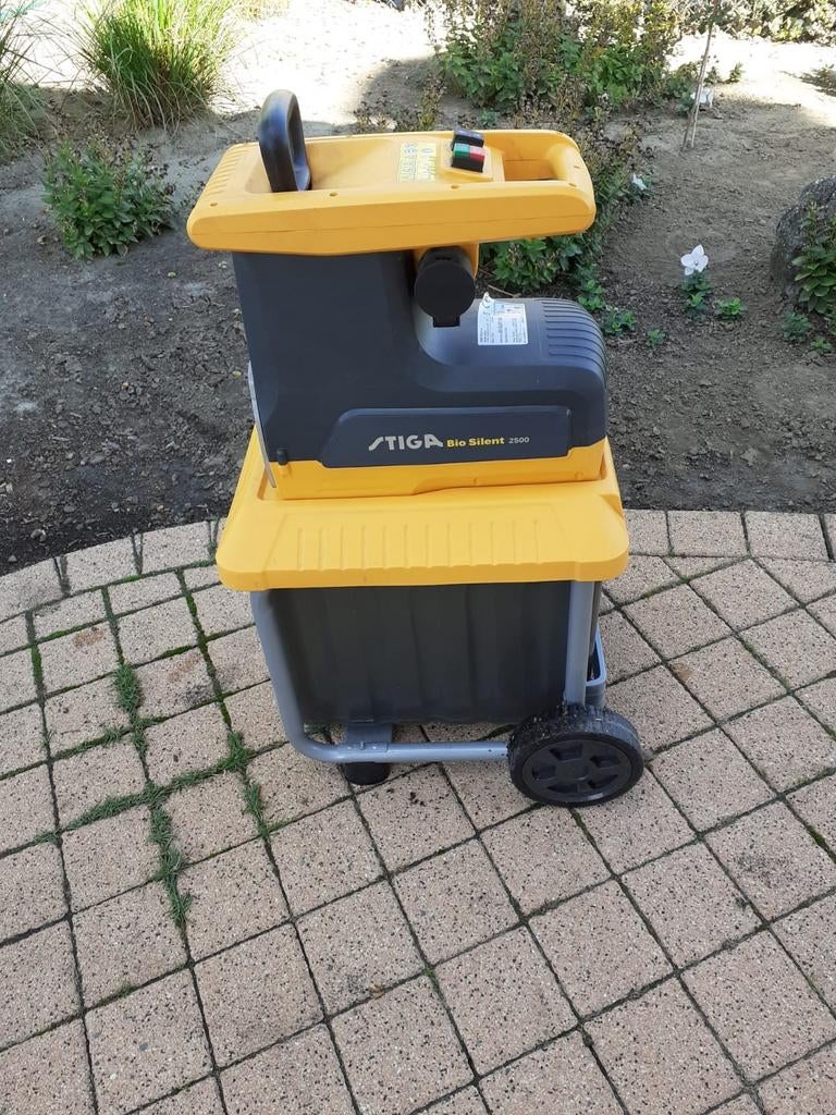 Bij deze verhuur van hakselaar, Ophalen, Zo goed als nieuw
