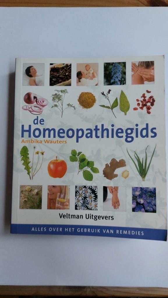 De homeopathiegids - Ambika Wauters, Ophalen of Verzenden, Zo goed als nieuw
