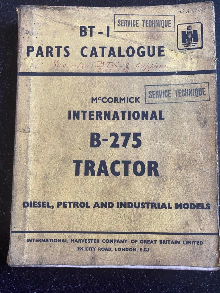 McCormick B-275 tractor parts catalogue, Ophalen