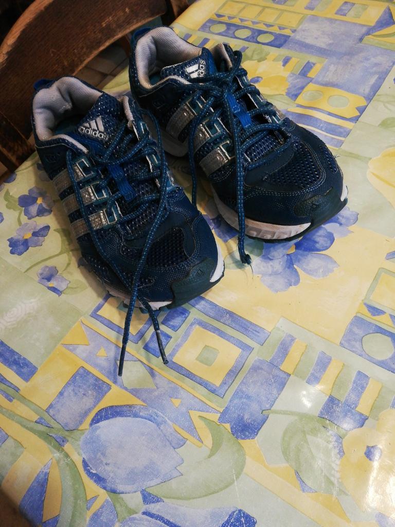 Baskets homme Adidas. Pointure 43 1/2, Enlèvement ou Envoi, Comme neuf, Adidas