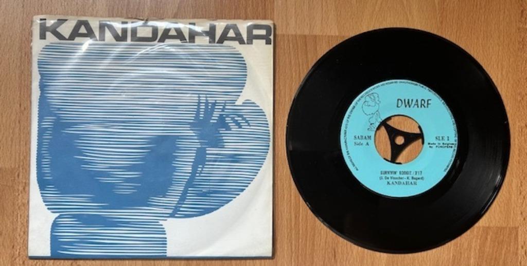 45T SINGLE KANDAHAR DARK HOLE RAG-  SURVIVIN' BOOGIE, 7 inch, Single, Ophalen of Verzenden, Zo goed als nieuw