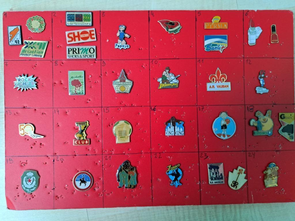 pin's pins à la case voir photos et nouveauté / lire annonce, Enlèvement ou Envoi