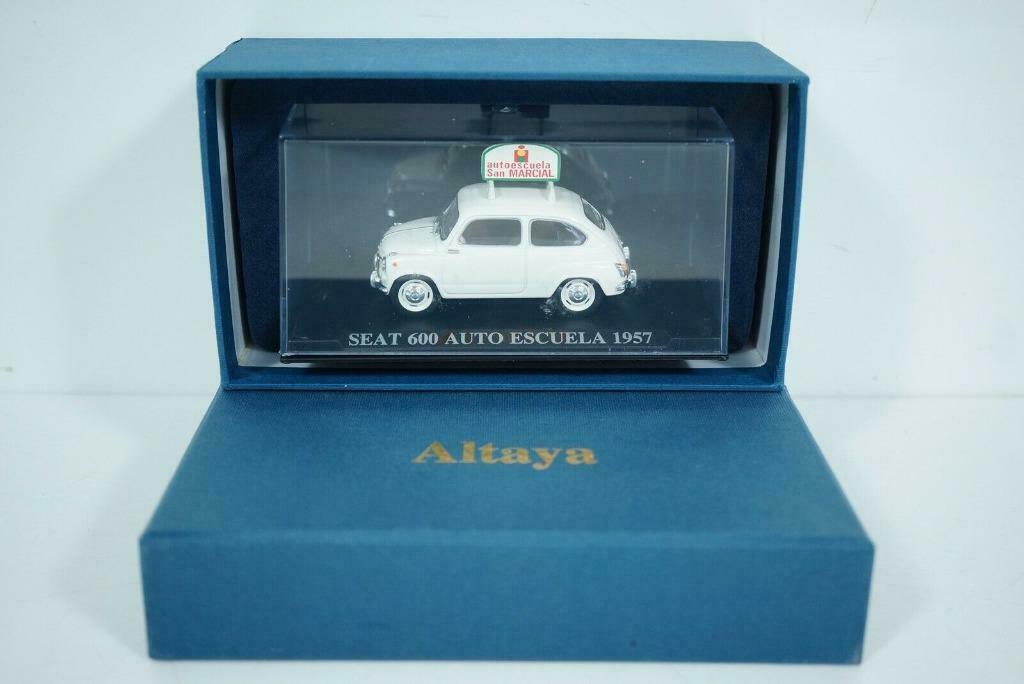 1:43 Altaya Seat 600 Auto Escuela 1957 wit rijschool Fiat, Ophalen of Verzenden, Zo goed als nieuw, Auto, Overige merken
