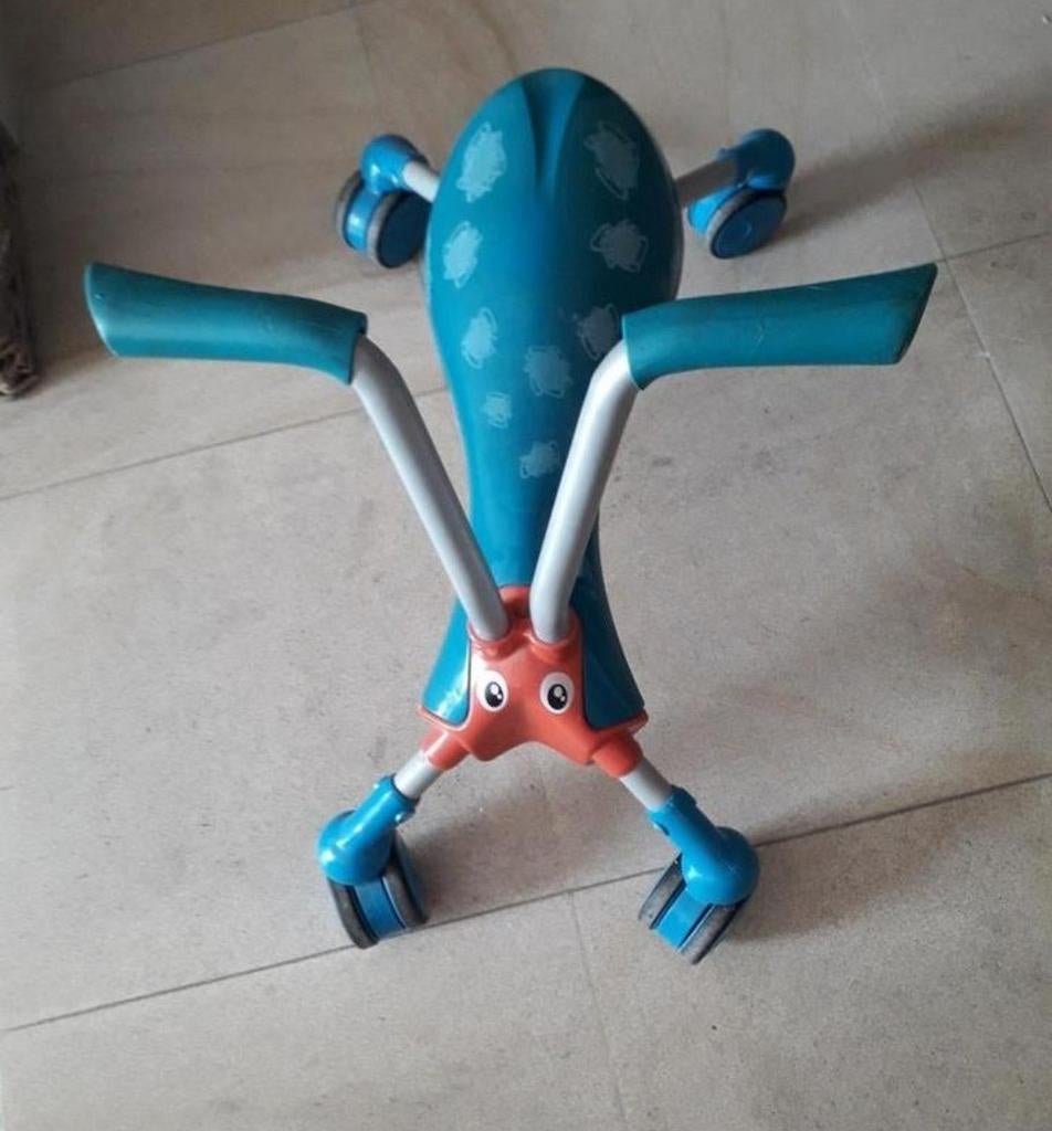 Vélo bb à 4 roues, Enlèvement, Comme neuf