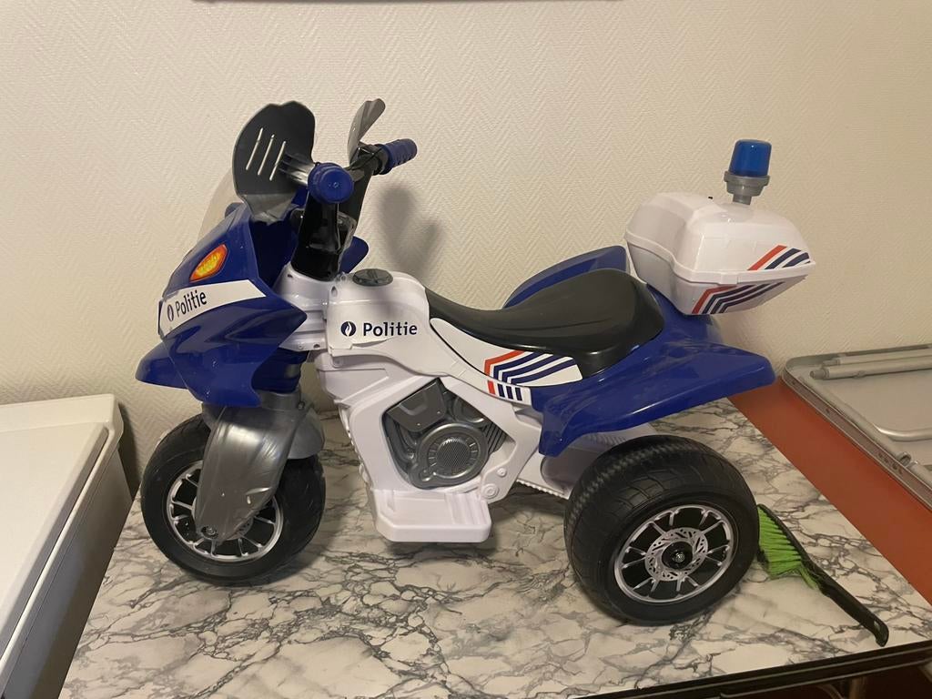 Moto police électrique, Enlèvement, Utilisé