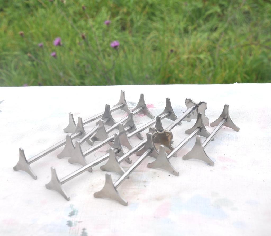12 porte couvert en métal, Antiquités & Art, Enlèvement ou Envoi