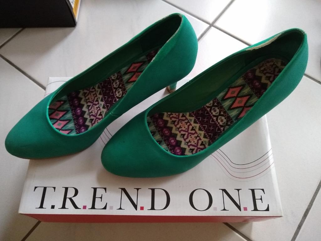 maat 39 Trend One groene schoenen met hak, Ophalen of Verzenden, Zo goed als nieuw