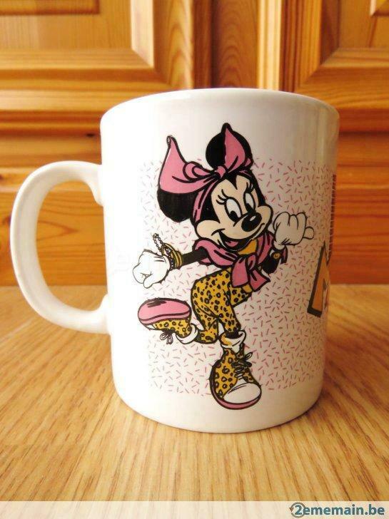 superbe mug tasse totally minnie de disney de collection, Comme neuf, Tasse(s) et/ou soucoupe(s)