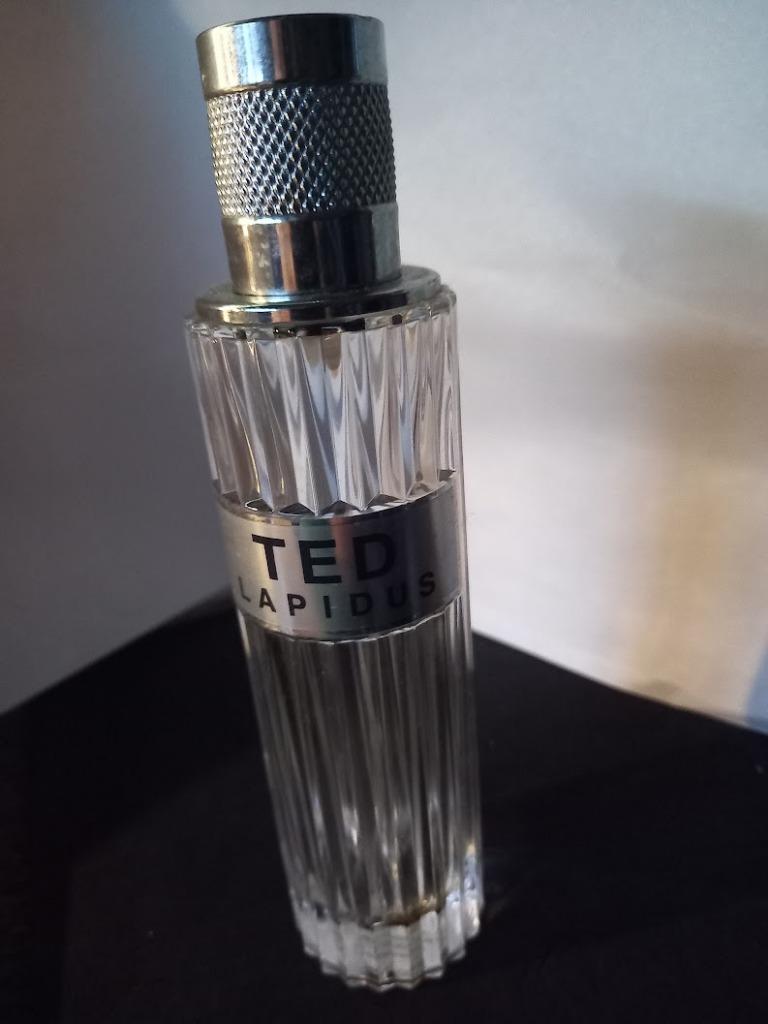 Lege Parfumflesjes, Enlèvement