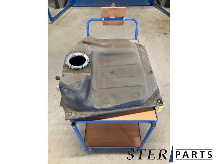 Réservoir de carburant d'un Mercedes B-Klasse, 3 mois de garantie, Utilisé, -, -