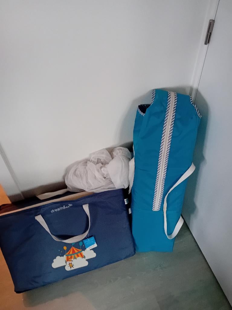 Reisbedje + matras + muggennet dreambee, Kinderen en Baby's, Babywiegjes en Ledikanten, Ophalen, Zo goed als nieuw, Reisbedje