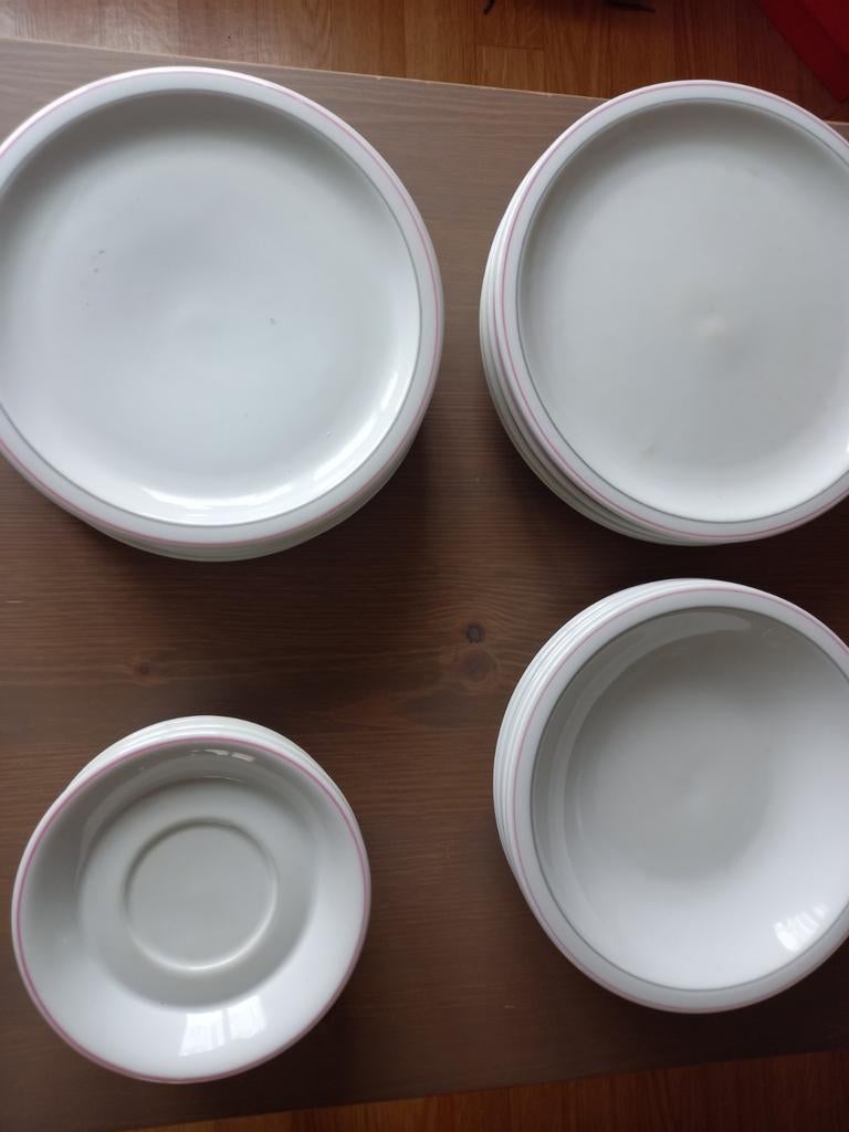 GEWOON PORSELEINEN SERVIES, Ophalen of Verzenden, Bord(en)