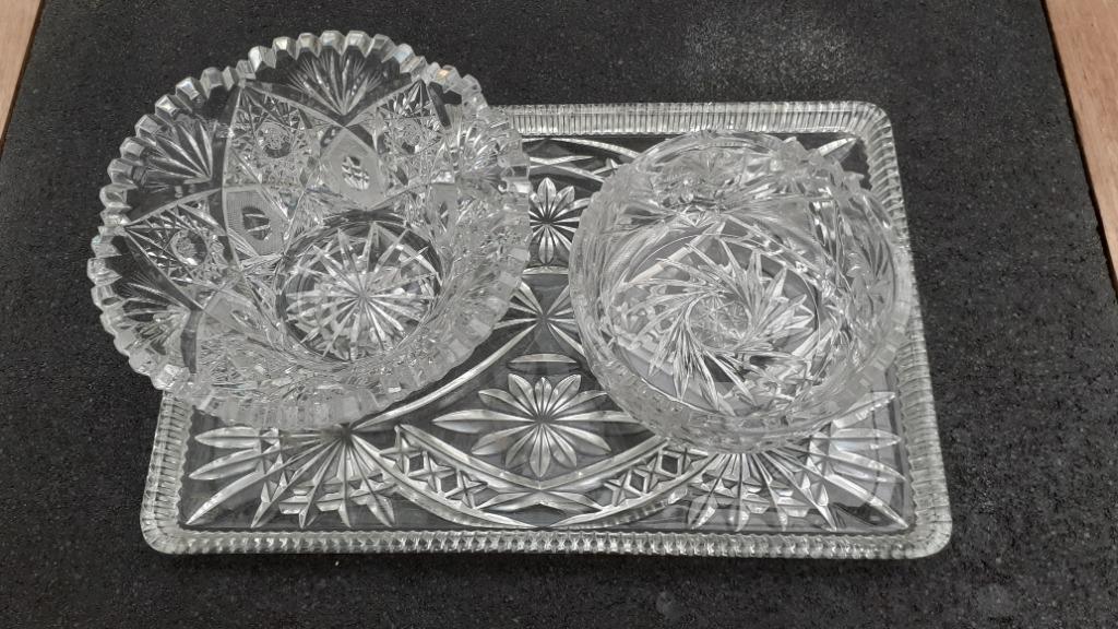 plateau en cristal, tasses/plats, tasse, Antiquités & Art, Antiquités | Verre & Cristal, Enlèvement ou Envoi