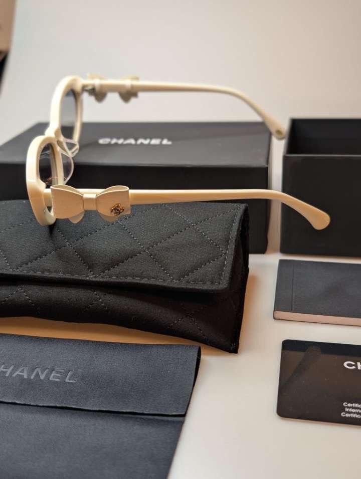 Lunettes de soleil Chanel/Dior, Enlèvement ou Envoi, Neuf, Lunettes de soleil
