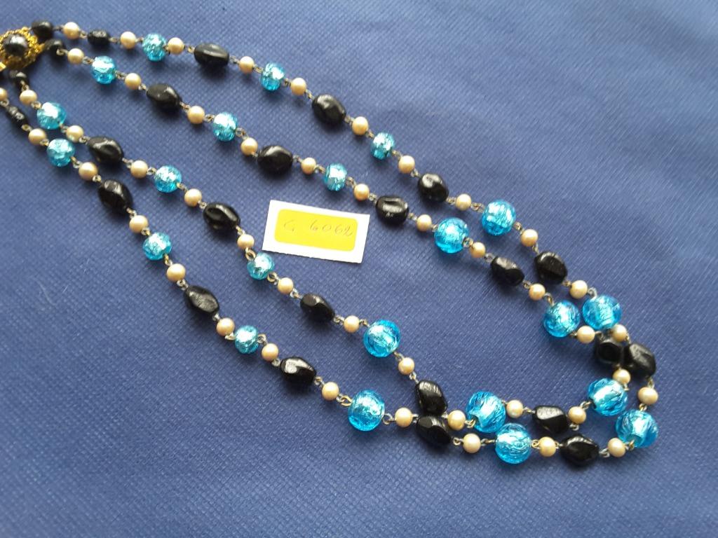 collier fantaisie 2 rangs 60 - 62 turquoise noir blanc C6062, Bijoux, Sacs & Beauté, Colliers, Enlèvement ou Envoi, Neuf, Blanc