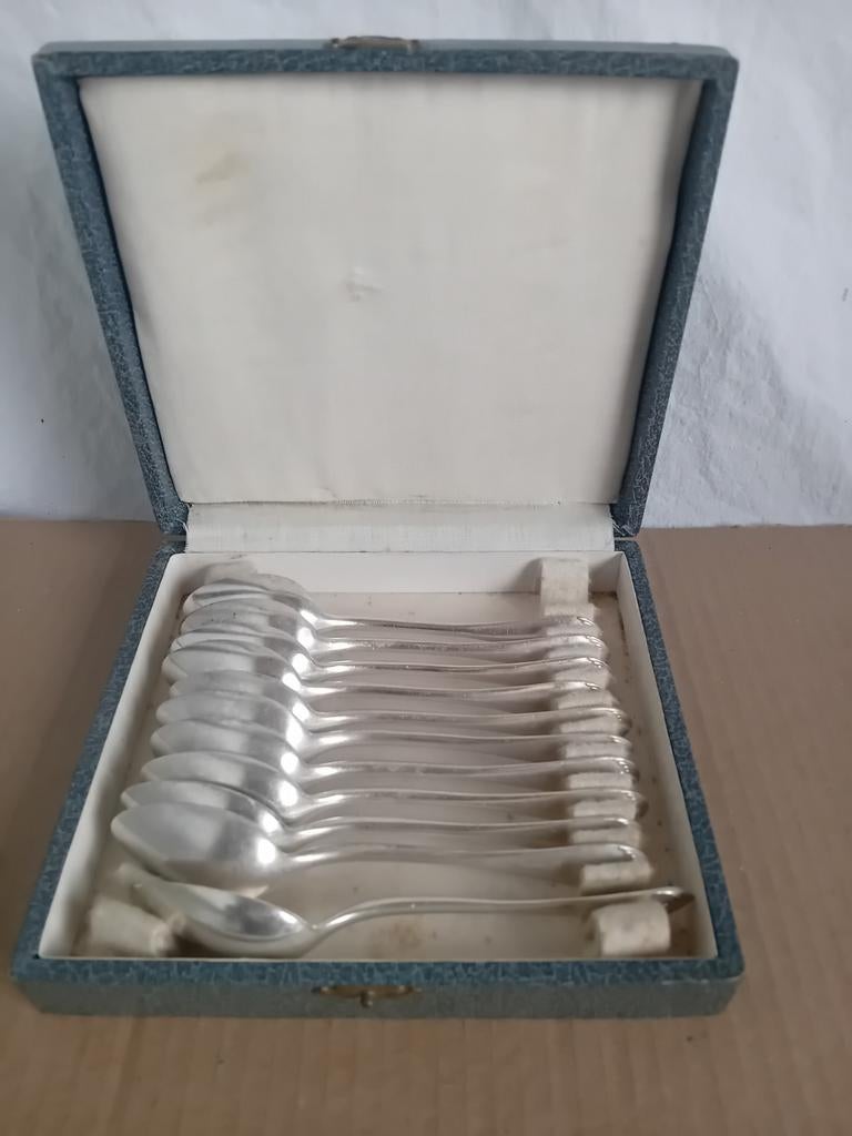 Coffret 11 cuillères en métal argente, Enlèvement ou Envoi