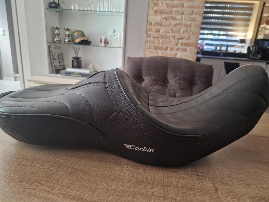 Corbin luxe zadel met rugsteun in uitstekende staat.   ..., Motoren, Ophalen