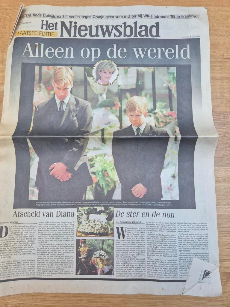 Kranten overlijden Prinses Diana, Enlèvement, Comme neuf