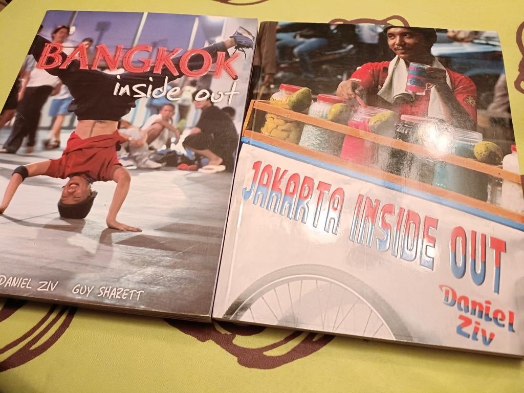 Bangkok inside out, Jakarta inside out, Ophalen of Verzenden, Zo goed als nieuw