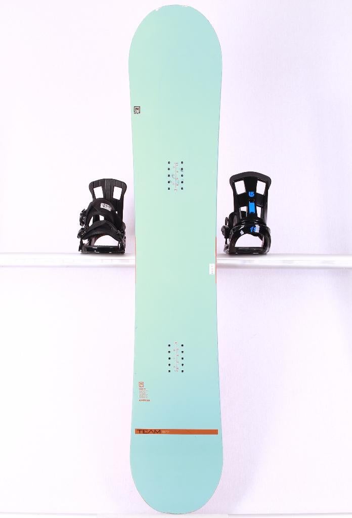 157 snowboard NITRO TEAM, Turquoise, CAMBER, Ophalen of Verzenden, Gebruikt, Board