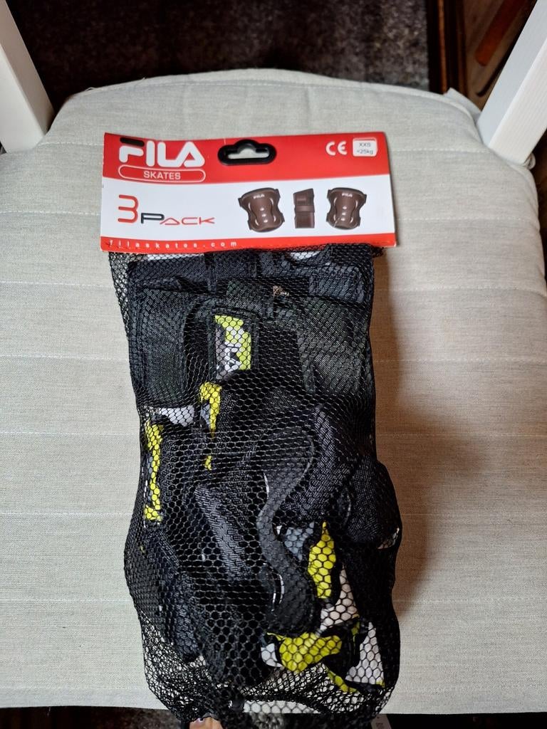 Skatebescherming 'Fila', 3-pack, Sport en Fitness, Skeelers, Overige merken, Kinderen, Ophalen of Verzenden, Zo goed als nieuw