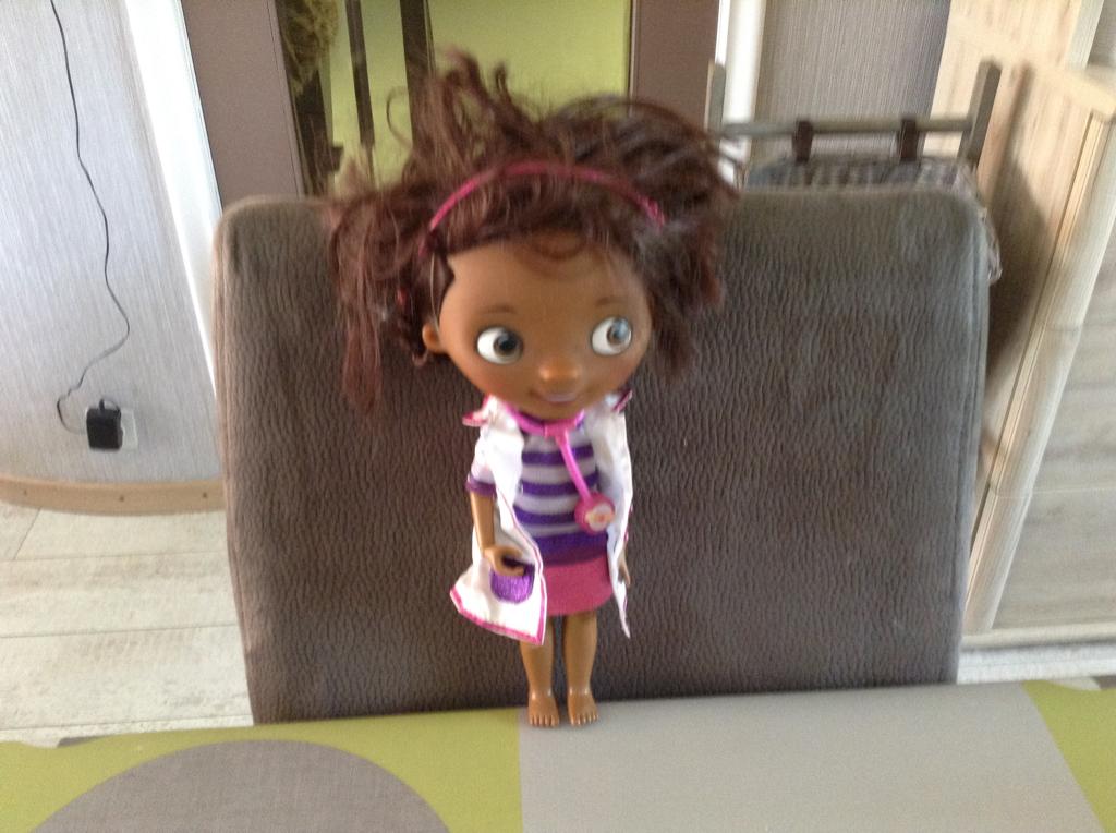 Disney Junior Toy Doctor Doc. Poupée McStuffins, Enlèvement ou Envoi, Comme neuf, Autres types