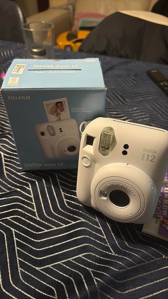 Fujifilm Instax, Enlèvement, Fuji