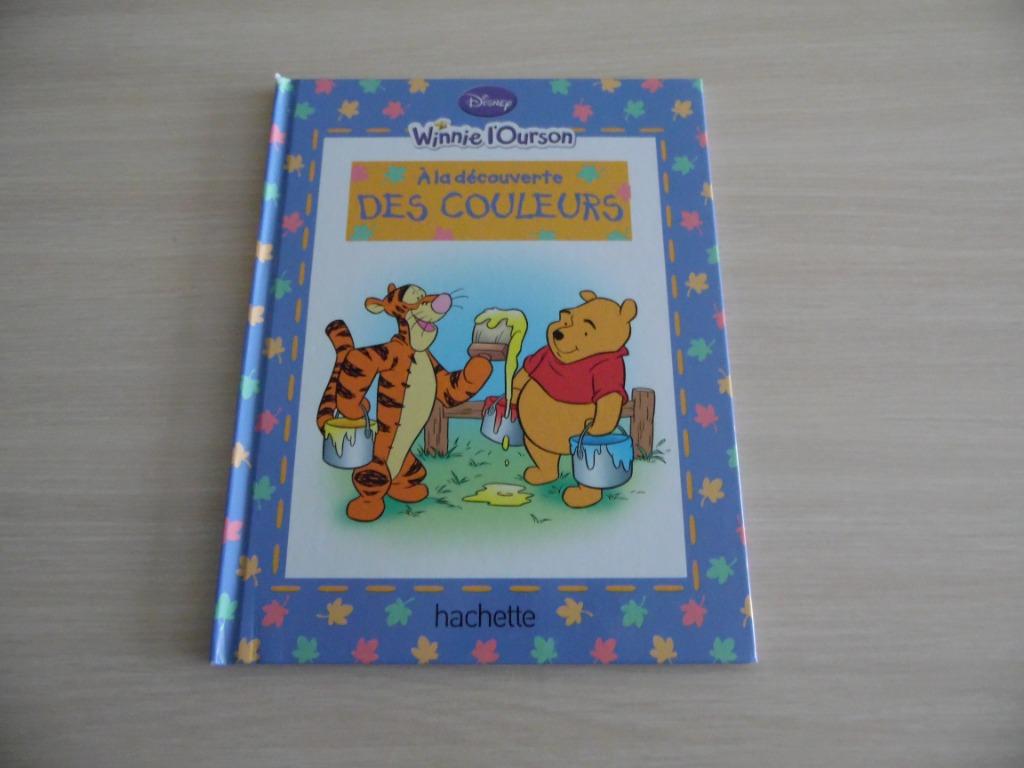 WINNIE L'OURSON       À LA DÉCOUVERTE DES COULEURS, Boeken, Kinderboeken | Kleuters, Zo goed als nieuw, Fictie algemeen, 4 jaar