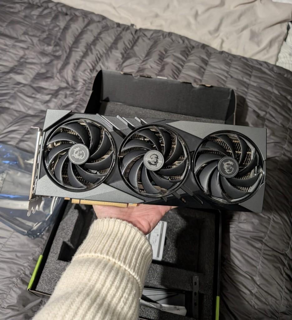 MSI GeForce RTX 4080 SUPER GAMING X SLIM 16 Go, Informatique & Logiciels, Cartes vidéo, Comme neuf, Nvidia, PCI-Express 4.0, GDDR6