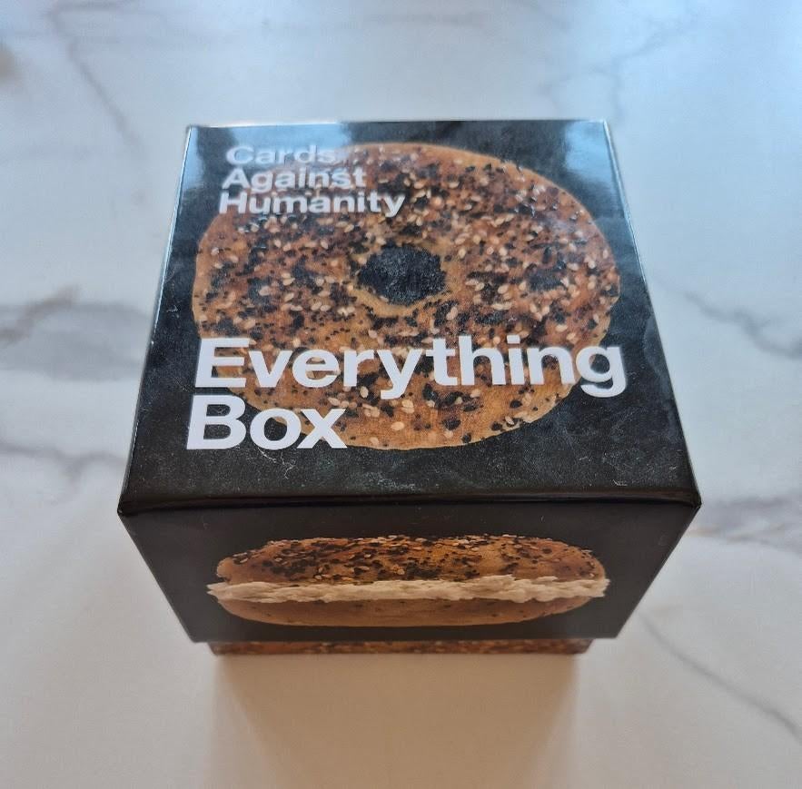 Cards Against Humanity Everything Box, Ophalen, Zo goed als nieuw