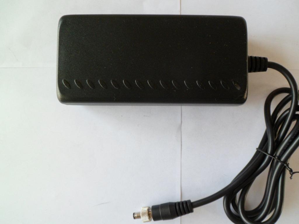 Netstroom adapter-oplader JET(80Watt) 100/240VAC=>12VDC/6.7A, Ophalen of Verzenden, Zo goed als nieuw