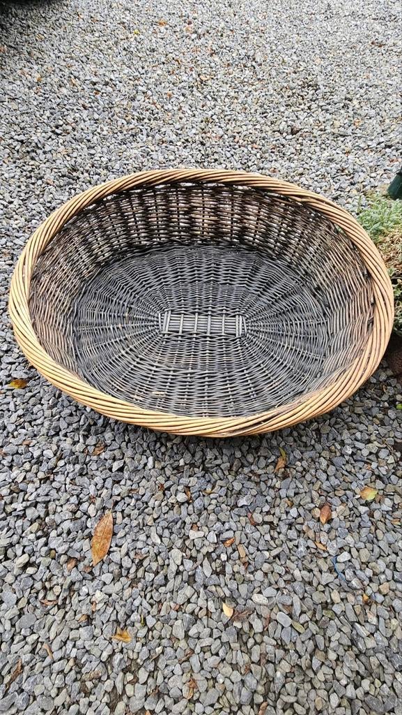 Très beau panier osier pour chien ou chat. Comme neuf, Animaux & Accessoires, Enlèvement, Comme neuf