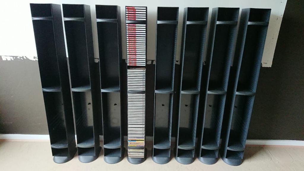 8 étagères (tour de rangement) pour CD, Comme neuf, Synthétique, CD, 75 à 150 disques