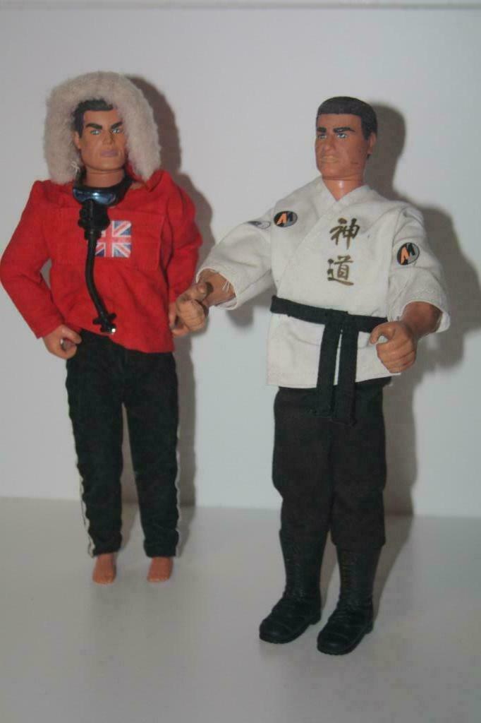 2 actionman originele poppen met kledij (Hasbro 1992 , 1996), Enlèvement ou Envoi, Utilisé
