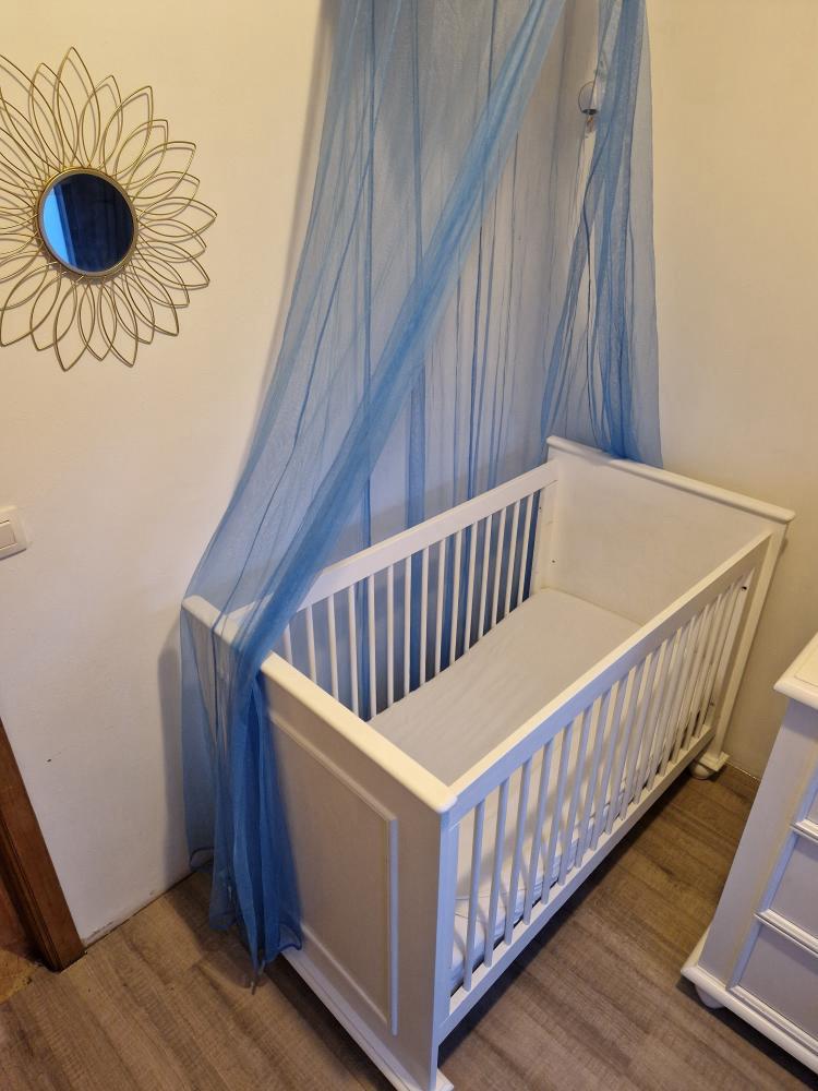 Wit houten babybedje – stevig & tijdloos, Ophalen, Zo goed als nieuw