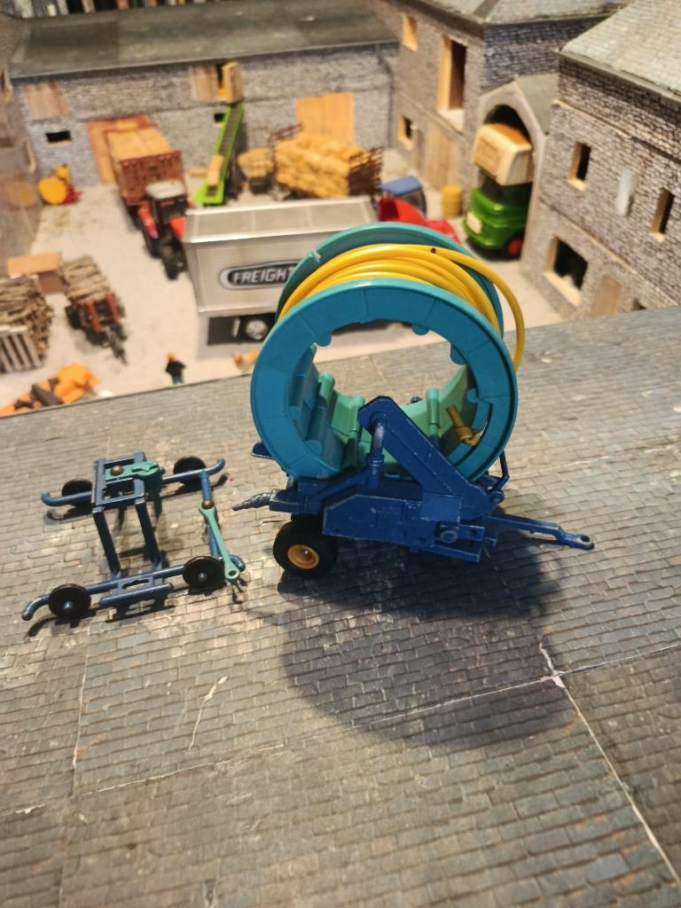 Irrigateur Wright Rain ST110 Britains 1983, Hobby en Vrije tijd, Modelauto's | 1:32, Ophalen of Verzenden, Gebruikt, Tractor of Landbouw