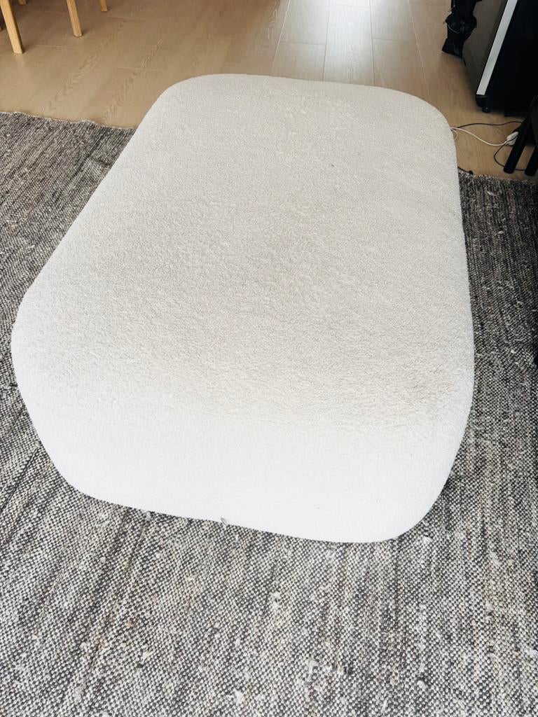Repose pied/ foot rest Kave Home, Enlèvement, Comme neuf
