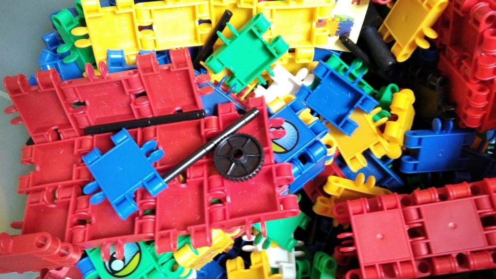 Blokjes en onderdelen clicks ongeveer 200 stuks, Kinderen en Baby's, Speelgoed | Bouwstenen, Ophalen of Verzenden
