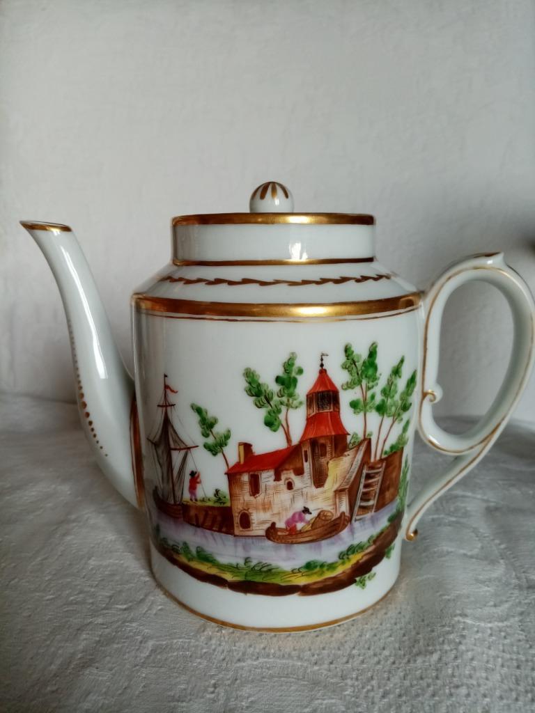 Théière porcelaine de Bruxelles Cretée P. Louis 1768/1813, Enlèvement ou Envoi