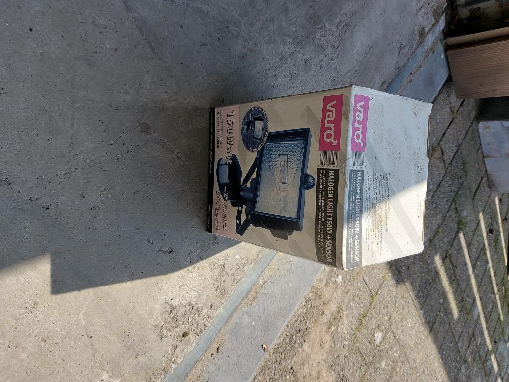 150 wat halogeen straler met sensor, Tuin en Terras, Ophalen of Verzenden, Nieuw, 50 tot 250 watt, Bewegingssensor